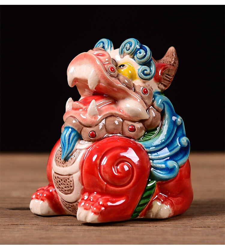 Creative painted pottery unicorn golden toad tea pet Jingdezhen ceramic handmade creative Zen ornaments can be kept small ornaments