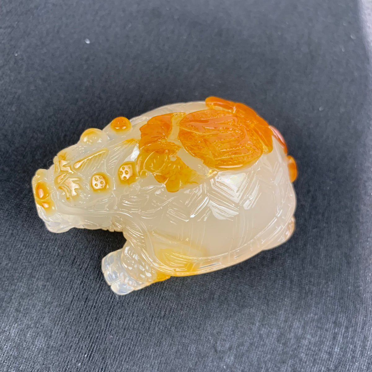 Natural chalcedony, colorful and cleverly carved dragon turtle small ornaments, exquisitely carved chalcedony dragon turtle tea pet birthday gift