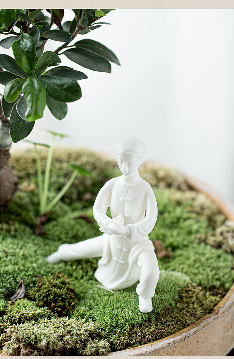 Yuxuan Zen white porcelain tea pet ornaments Tai Chi figure shape tea set accessories tea toys tea table tea art decoration