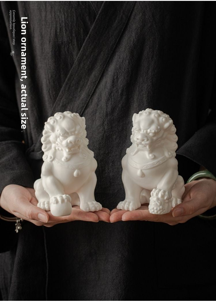 White ceramic ornaments living room tea pet porch tea room tea table office Chinese antique shelf decoration ceramic lion