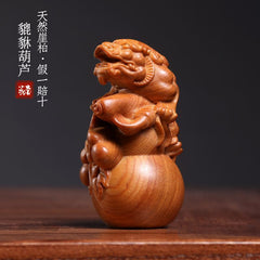 Natural thuja auspicious pixiu gourd creative play hand-held pieces home decoration desktop crafts ornaments