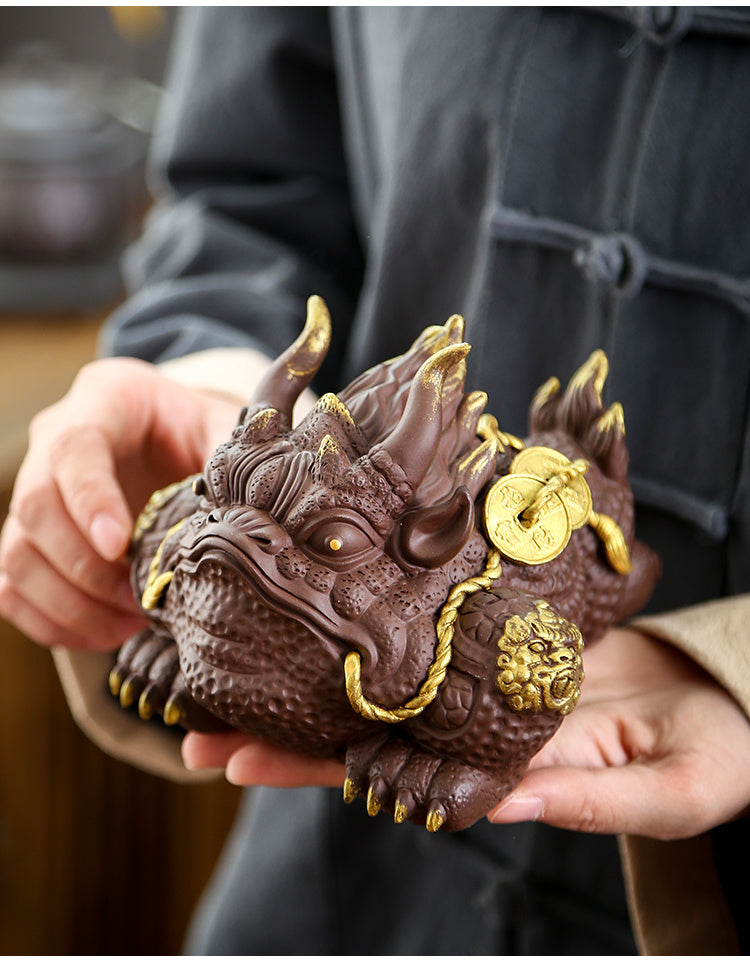 Fortune-attracting golden toad Feng Shui ornaments, large toad tea pets, can be raised as office shop opening gifts, ceramic crafts