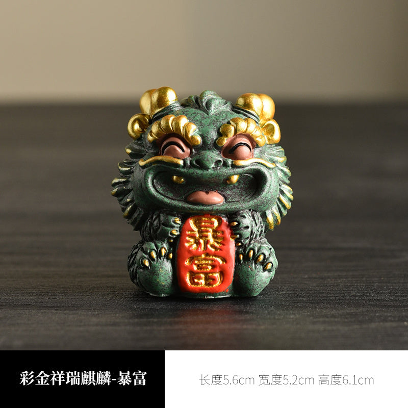 Taomi Qing sandstone colored gold auspicious beast tea pet ornaments cultural and creative wealth-attracting Pixiu Qilin a pair of desktop ornaments mascots