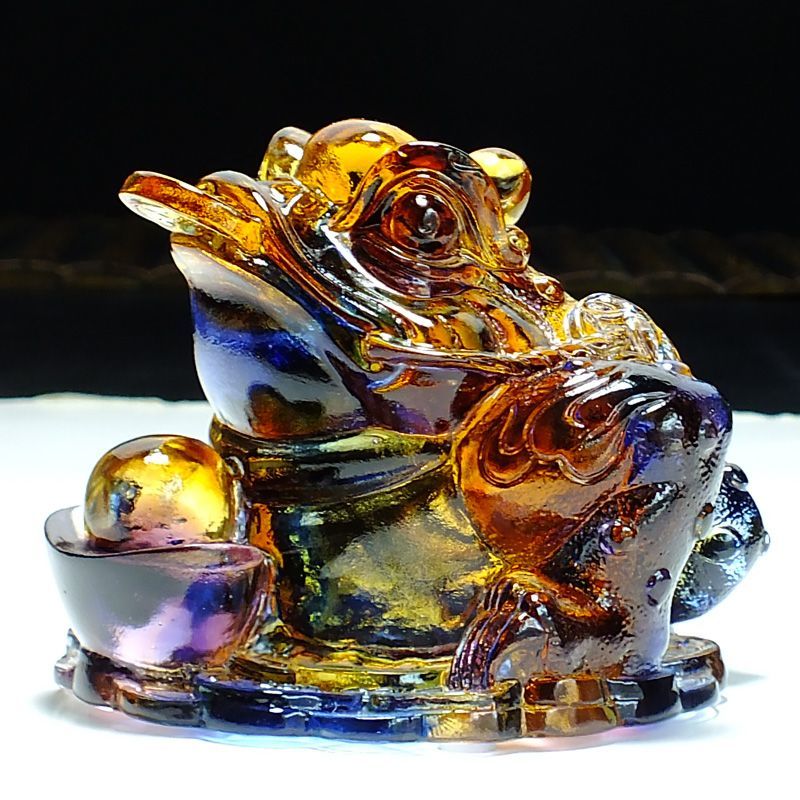 Eight directions to bring wealth three-legged golden toad fortune ornaments shop town house shop prosperous wealth living room gathering wealth glass toad crystal