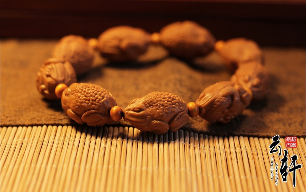 Nut carving bracelets, rich golden toad, lucky toad, olive carving bracelets for men and women, gift jewelry, free shipping