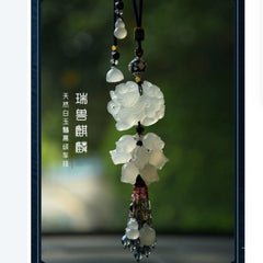 High-end car pendant gray chalcedony agate three sheep Kaitai Qilin Ping An Fu rearview mirror pendant car interior accessories