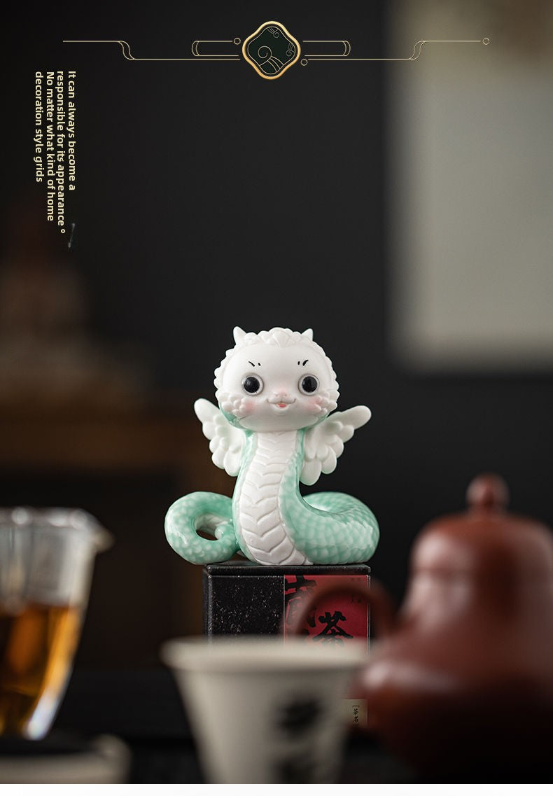 Ceramic little white snake soaring to the top creative boutique tea pet ornaments cute zodiac tea toy tea table mascot gift