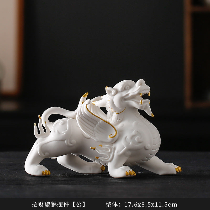 Creative auspicious beasts, lucky Pixiu, a pair of male and female white porcelain tea pets, new Chinese style living room office desktop decoration