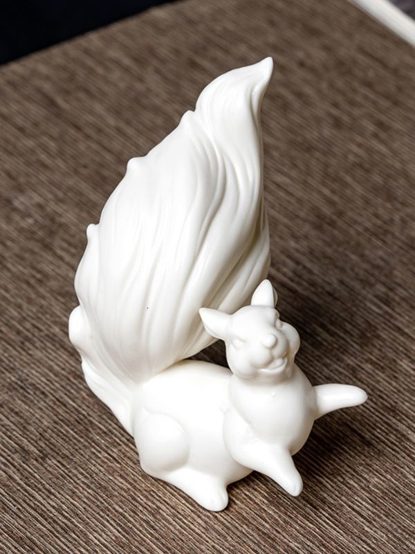 Dehua white porcelain mini animal ceramic tea pet ornaments little squirrel tea ceremony desktop decoration gardening landscaping decoration