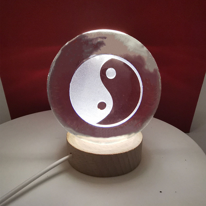 Tai Chi Bagua Yin Yang crystal ball ornaments carved inside the living room entrance crafts mascot to ensure safety and send friends