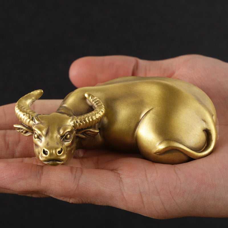 Pure brass Bagua cow transport hand-held tea pet toy double cow transport car Tai Chi hand-twisting cow turning the world ornaments