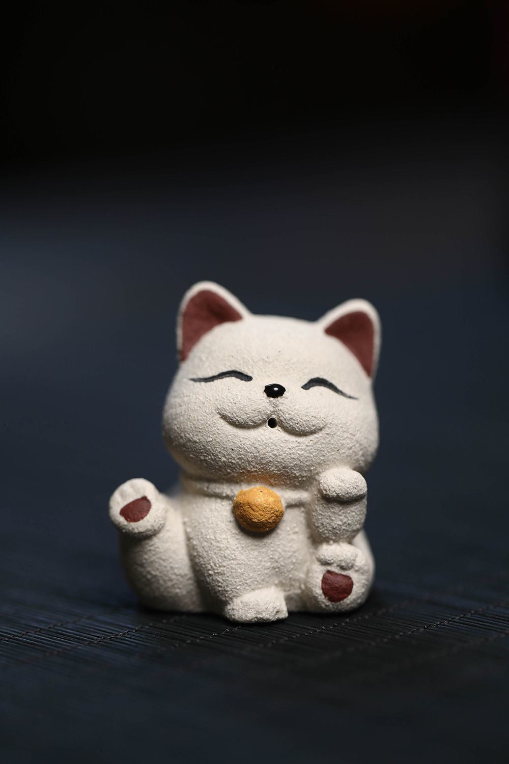 Yixing purple sand tea pet [Lucky Cat] Ornament sculpture tea set creative model can be raised to decorate the tea table kitten