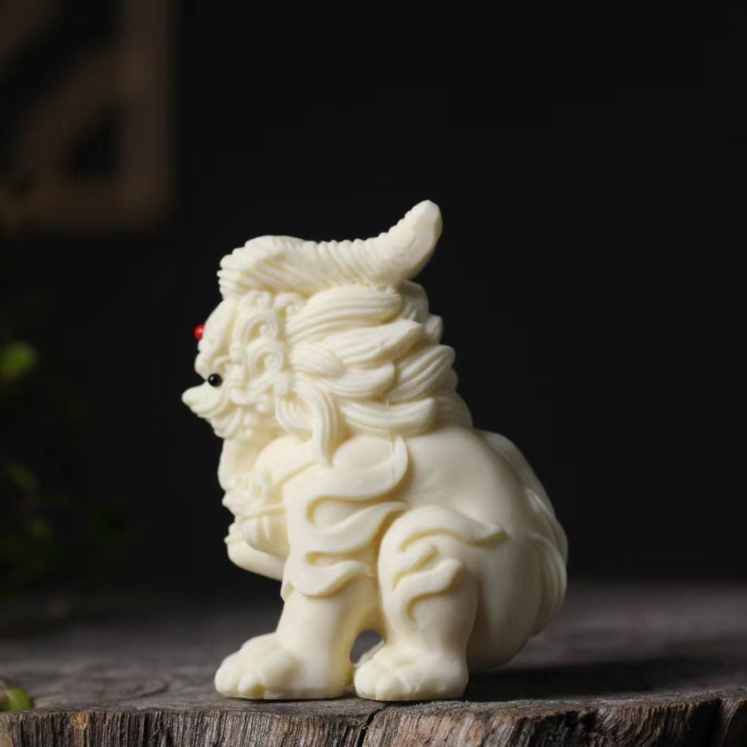 Ivory fruit auspicious beast three-eyed unicorn micro landscape ornaments car center console ornaments Chinese style tea pet