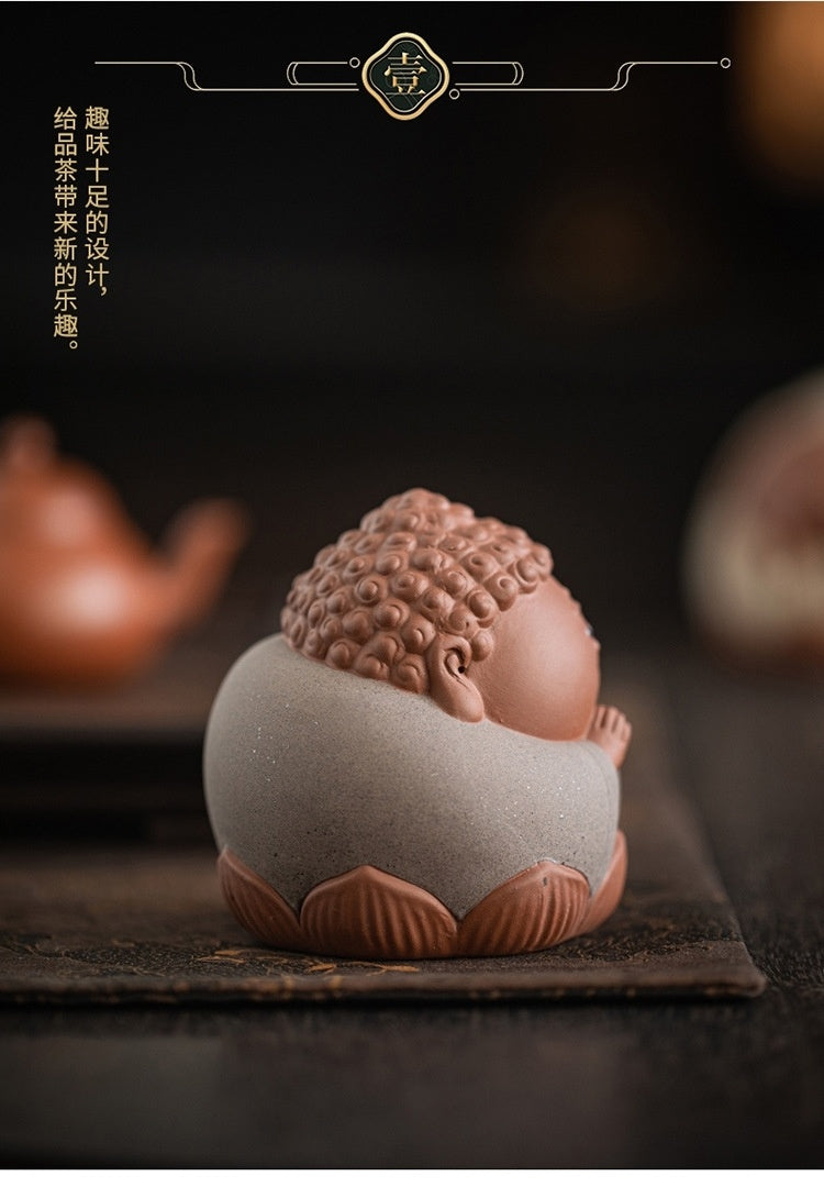 [Auspicious pattern embellishment] Cute Q version little Tathagata purple sand tea pet ornaments Guanyin Bodhisattva crafts Zen tea room desktop decorations