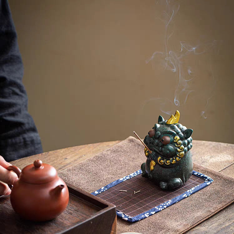 Creative ceramic Pixiu aromatherapy furnace ornaments home indoor fortune kiln change tea pet tea play line incense holder incense burner