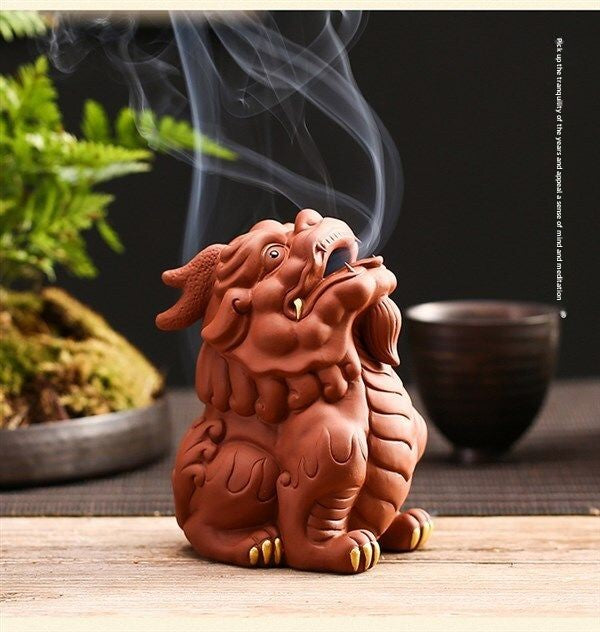 Creative backflow incense burner sandalwood burner Pixiu purple sand tea pet ornaments boutique tea table Kung Fu tea set accessories