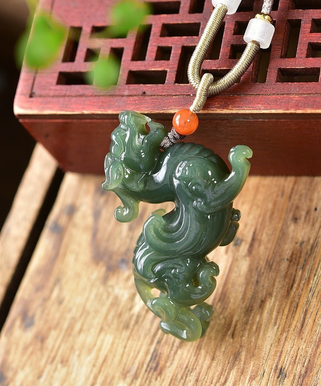 Hetian jade unicorn pendant auspicious universal three-dimensional domineering fortune jade pendant antique carving handmade