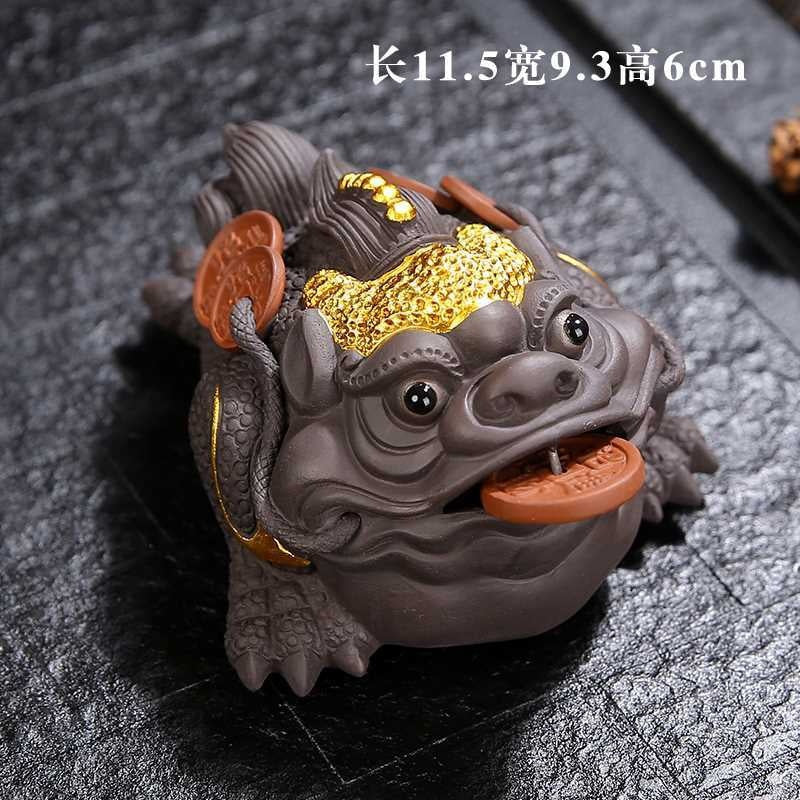 Purple sand tea pet ornaments can be used for home use to attract wealth, dragon turtle, pixiu, golden toad, office tea toys, fine tea ceremony accessories