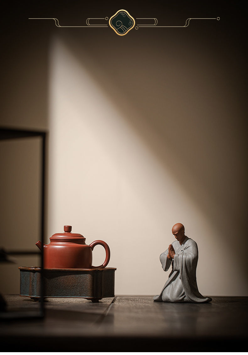 Creative purple sand little monk tea pet ornaments Zen Buddhist ceramic tea table study decoration potted gardening landscaping