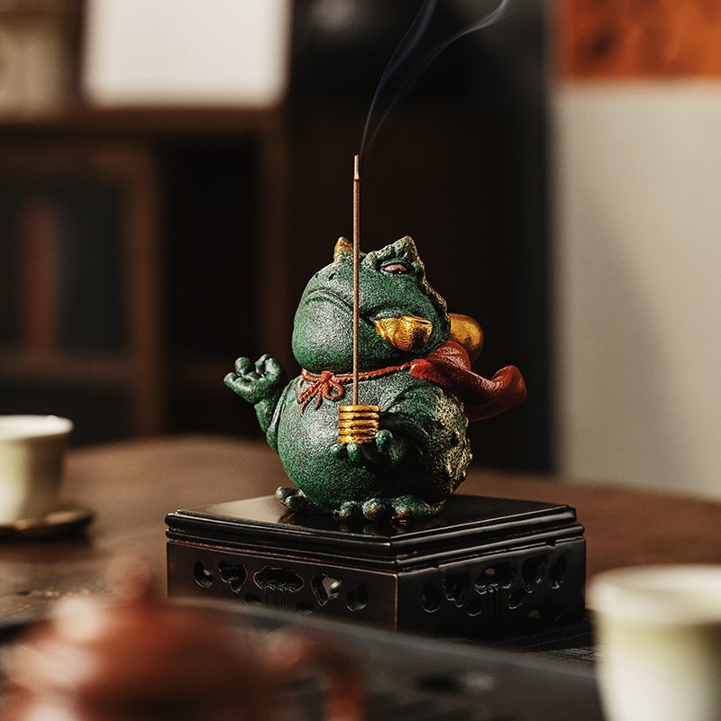 Chinese style national tide auspicious toad golden toad fish tank landscaping home desktop decoration creative gift boutique tea pet ornaments