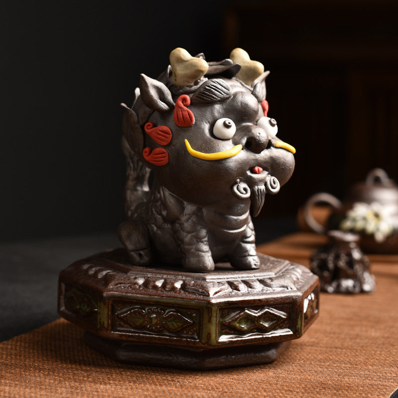 Qingshui Laoyan awakening lion tea pet ornaments can be raised on the tea table to attract wealth, personality, cute, creative desktop tea ceremony boutique accessories