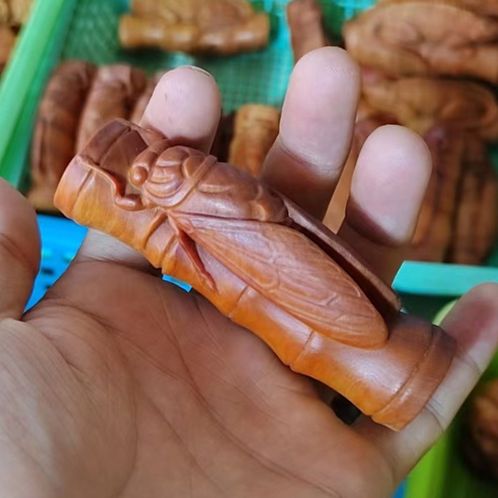 Rosewood blockbuster wood carving bamboo cicada solid wood carving lizard hand-held pendant cultural handicraft decoration