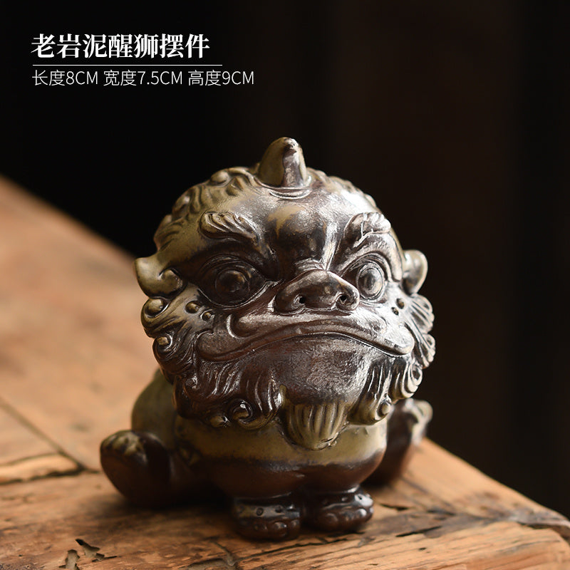 Qingshui Laoyan awakening lion tea pet ornaments can be raised on the tea table to attract wealth, personality, cute, creative desktop tea ceremony boutique accessories