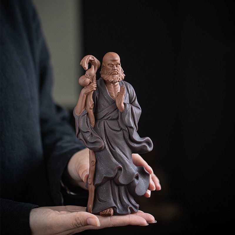 Zen ceramic sculpture of Bodhidharma, a figure on the desktop, a tea pet for the living room, a tea room, a shelf for decoration