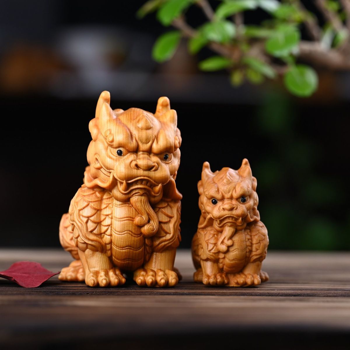 Natural thuja solid wood carved handles endorsed by kirin creative home office decoration auspicious animal tea pet ornaments