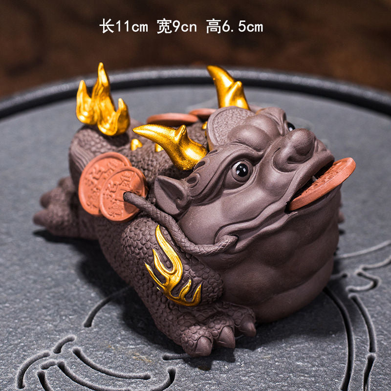 Golden Toad Zisha Tea Pet Ornaments Can Be Raised to Bring Fortune and Spray Tea Play Tea Table Handmade Three-legged Toad Kung Fu Tea Set Accessories