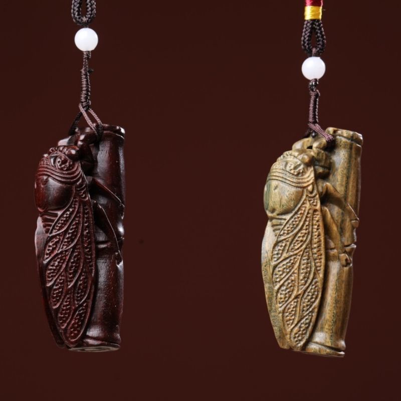 Small leaf red sandalwood bamboo cicada cicada blockbuster hand-held pieces green sandalwood solid wood carving pendant ornaments crafts