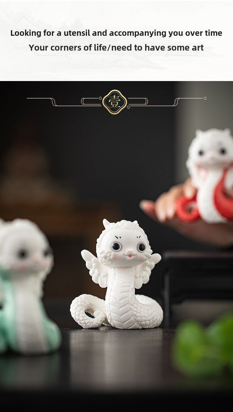 Ceramic little white snake soaring to the top creative boutique tea pet ornaments cute zodiac tea toy tea table mascot gift