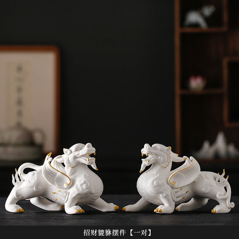 Creative auspicious beasts, lucky Pixiu, a pair of male and female white porcelain tea pets, new Chinese style living room office desktop decoration