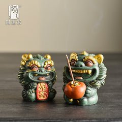 Taomi Qing sandstone colored gold auspicious beast tea pet ornaments cultural and creative wealth-attracting Pixiu Qilin a pair of desktop ornaments mascots