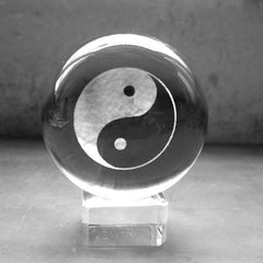 Tai Chi Bagua Yin Yang crystal ball ornaments carved inside the living room entrance crafts mascot to ensure safety and send friends