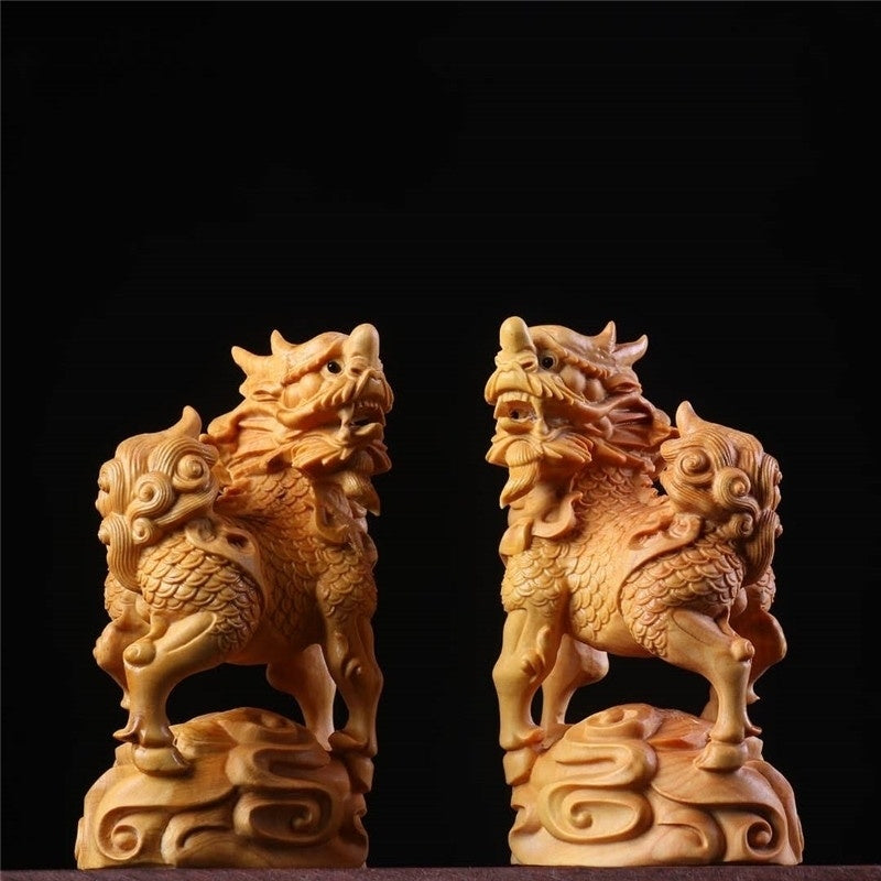 Taihang cliff cypress boxwood carving unicorn hand-held small desktop ornaments creative tea pet office fortune wood carving gift