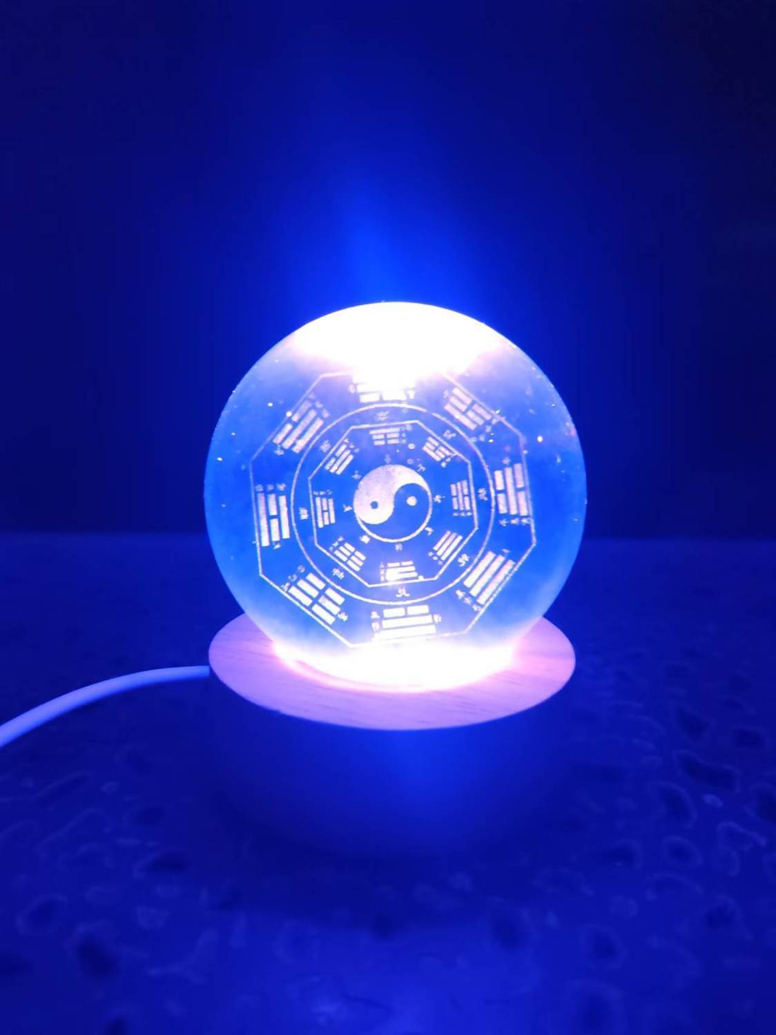 Feng Shui town house Tai Chi crystal ball with eight trigrams carved inside Feng Shui to protect safety ornaments for home entrance bedroom desktop