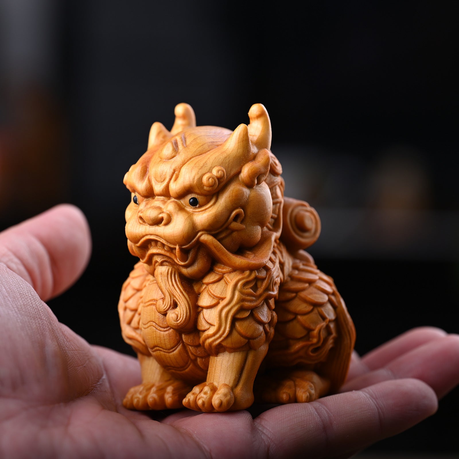 Natural thuja solid wood carved handles endorsed by kirin creative home office decoration auspicious animal tea pet ornaments