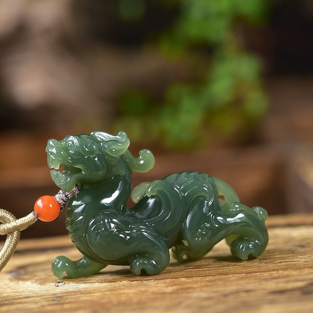 Hetian jade unicorn pendant auspicious universal three-dimensional domineering fortune jade pendant antique carving handmade