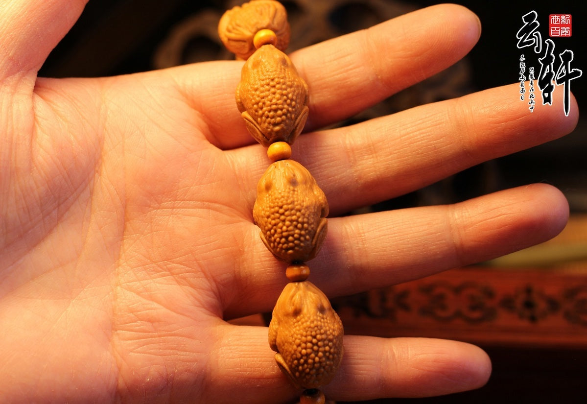 Nut carving bracelets, rich golden toad, lucky toad, olive carving bracelets for men and women, gift jewelry, free shipping