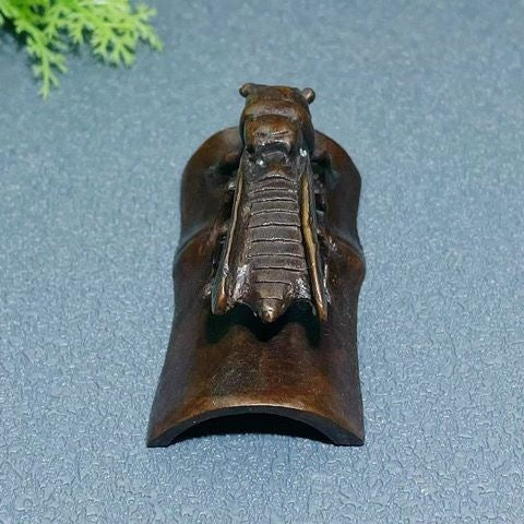 A blockbuster cicada town ruler bamboo cicada brown classical study paperweight collection home copper alloy ornaments