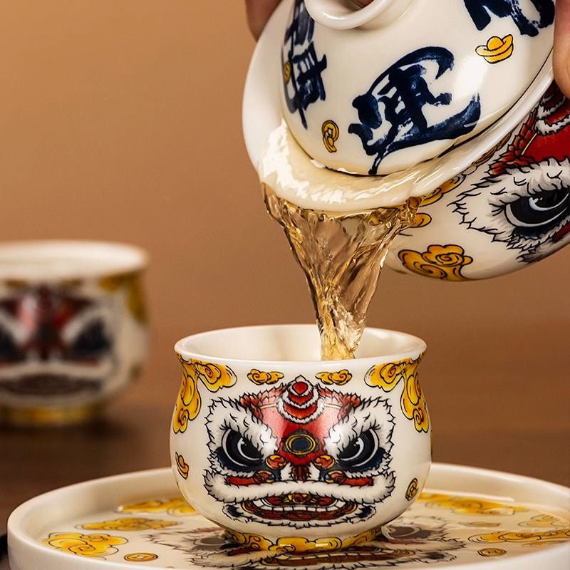 Retro new style hovering awakening lion time to turn luck Kung Fu tea set Sancai covered bowl creative ceramic tea bowl tea brewing covered bowl