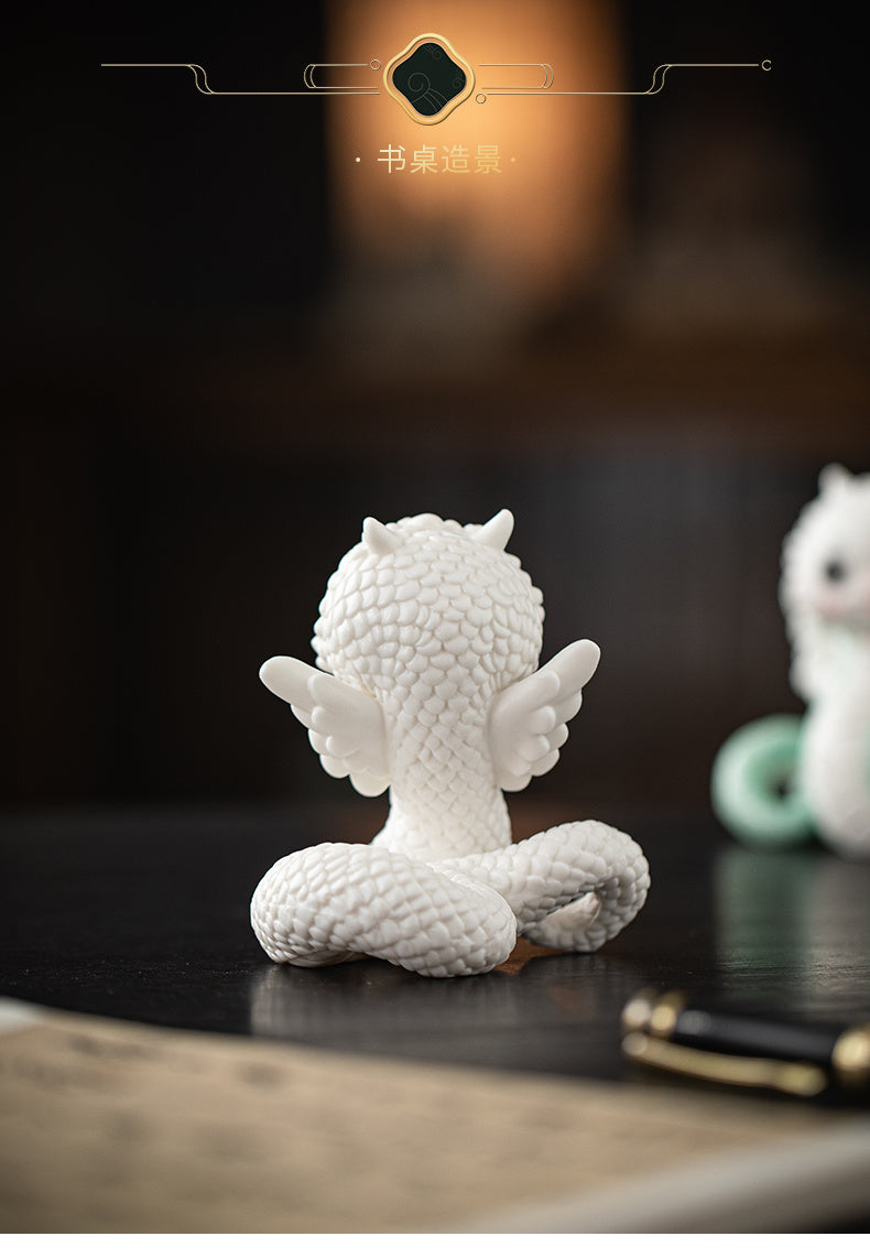 Ceramic little white snake soaring to the top creative boutique tea pet ornaments cute zodiac tea toy tea table mascot gift