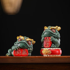 Green sandstone national trend style golden toad to attract wealth and win mascot tea pet tea play fish tank landscaping decoration ornaments