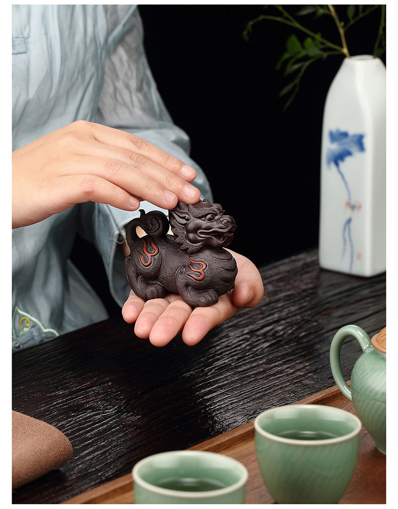 Purple sand tea pet Kirin can be raised to attract wealth tea toy tea tray ornaments fine handmade Yixing high-end tea ceremony Kung Fu tea set