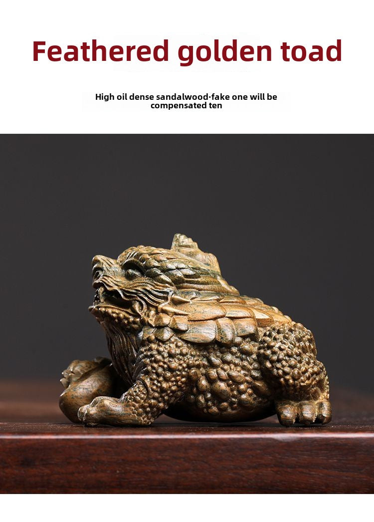 Natural green sandalwood carved feathered golden toad small ornaments to attract wealth three-legged golden toad play hand-held pieces home decorations