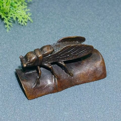 A blockbuster cicada town ruler bamboo cicada brown classical study paperweight collection home copper alloy ornaments