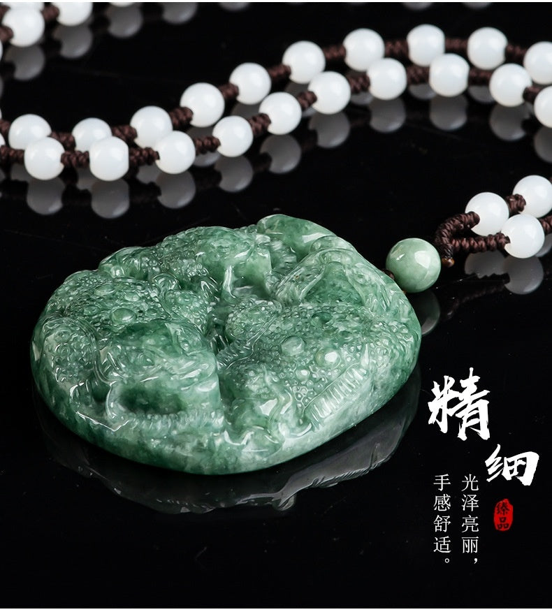 Natural jadeite fortune-attracting golden toad pendant, ice jade, green golden toad large pendant, jade plaque, fortune-attracting