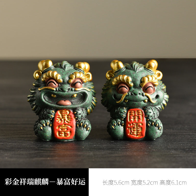 Taomi Qing sandstone colored gold auspicious beast tea pet ornaments cultural and creative wealth-attracting Pixiu Qilin a pair of desktop ornaments mascots