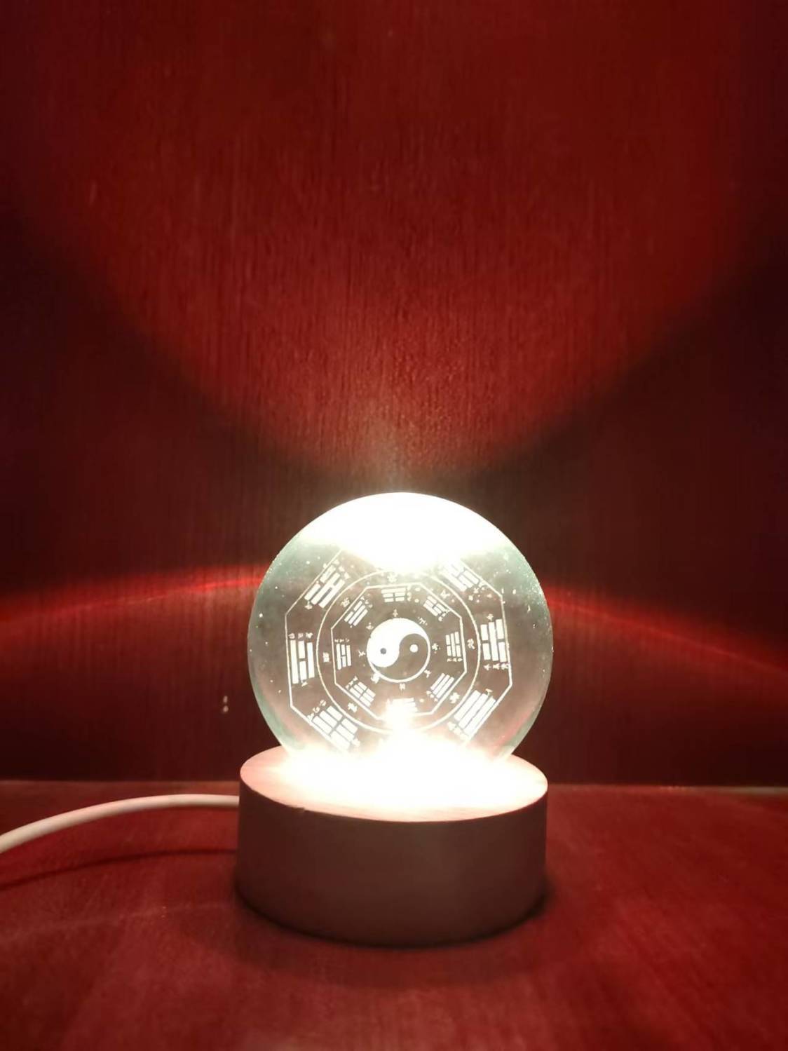 Feng Shui town house Tai Chi crystal ball with eight trigrams carved inside Feng Shui to protect safety ornaments for home entrance bedroom desktop